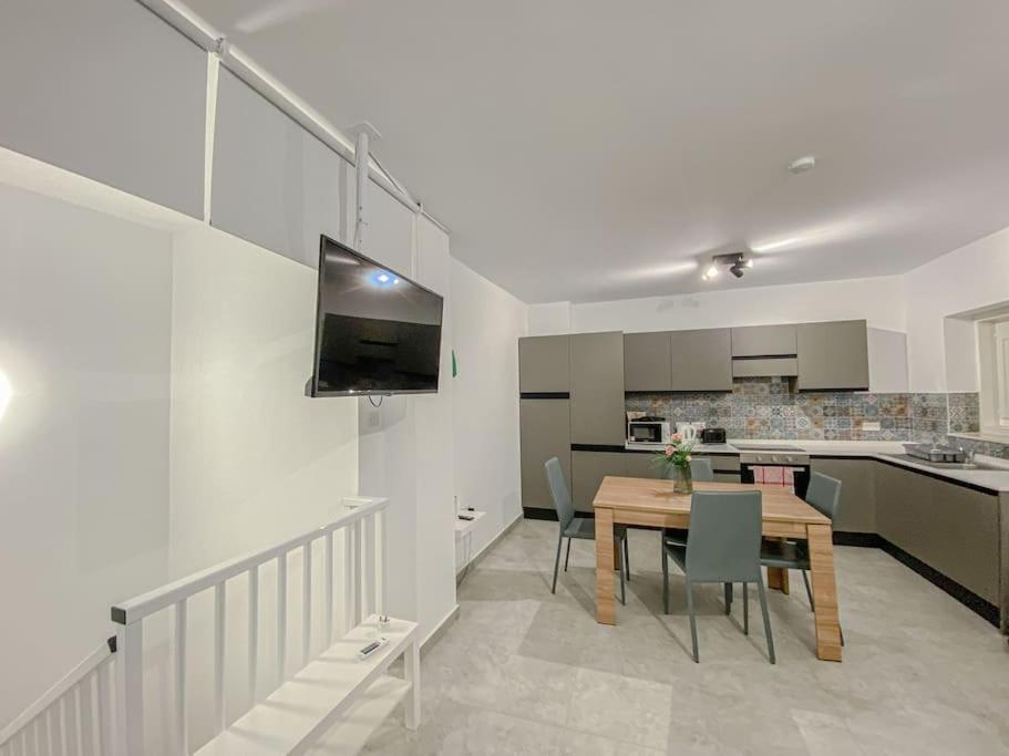 דירות Designer Duplex Penthouse In Floriana מראה חיצוני תמונה